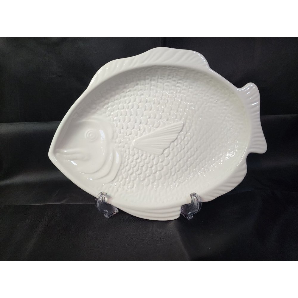 Vintage Whittier Pottery Ceramic Fish Dinner Plate 1979 11.5" Blemished